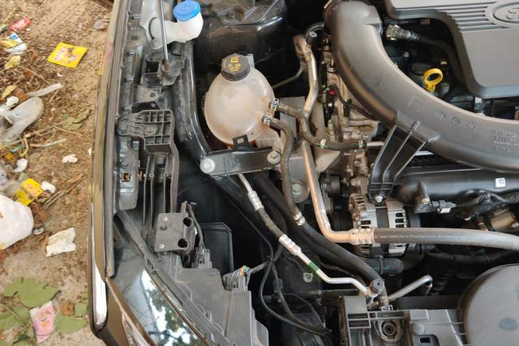 Used Ford Mondeo 2023 EcoBoost 245 Luxury Model Engine Bay Right
