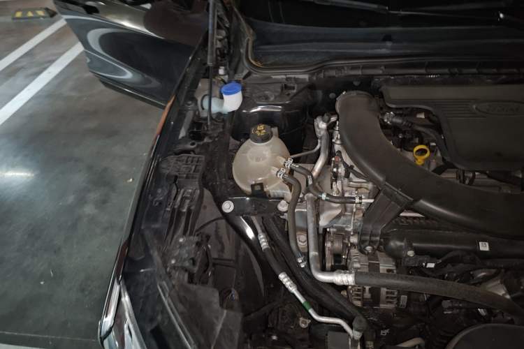 Used Ford Mondeo 2023 EcoBoost 245 Luxury Model Engine Bay Right