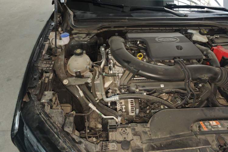 Used Ford Mondeo 2023 EcoBoost 245 Luxury Model Engine Bay Right