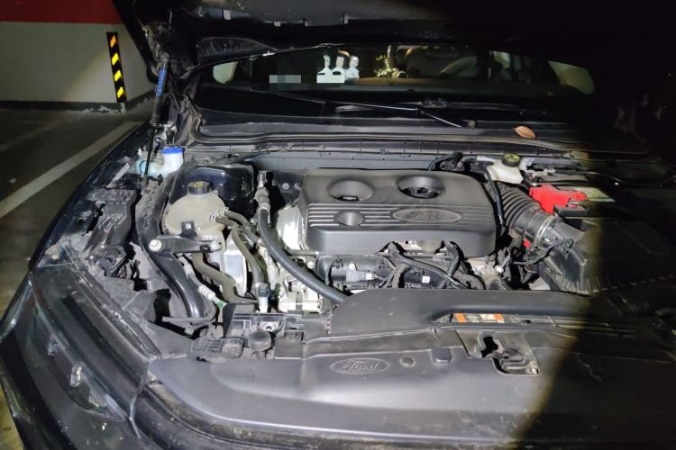 Used Ford Mondeo 2023 EcoBoost 180 Luxury Model Engine Bay Right