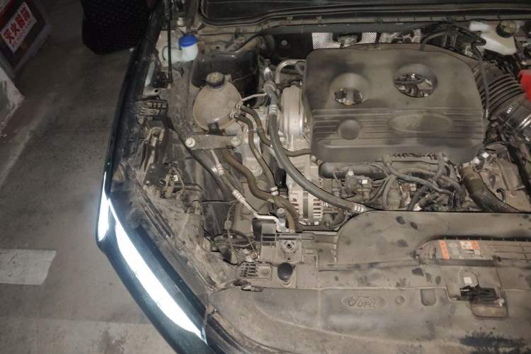 Used Ford Mondeo 2023 EcoBoost 180 Luxury Model Engine Bay Right