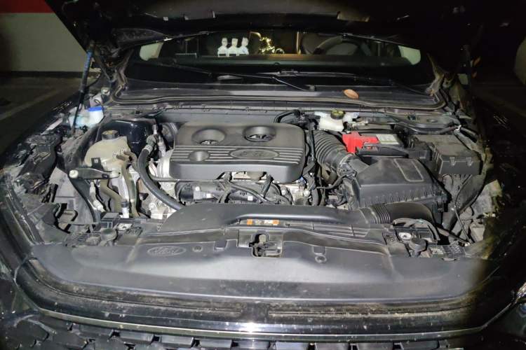 Used Ford Mondeo 2023 EcoBoost 180 Luxury Model Engine Bay