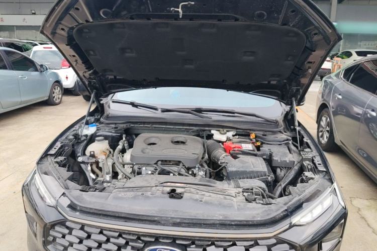 Used Ford Mondeo 2023 EcoBoost 180 Comfort Model Engine Bay
