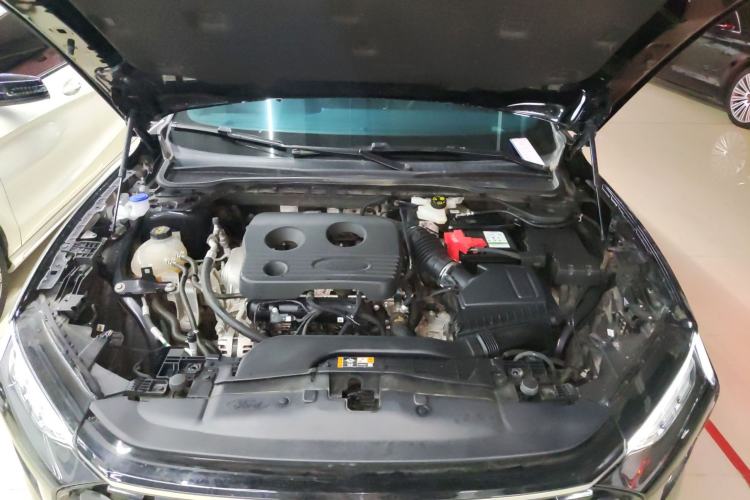 Used Ford Mondeo 2023 EcoBoost 180 Comfort Model Engine Bay