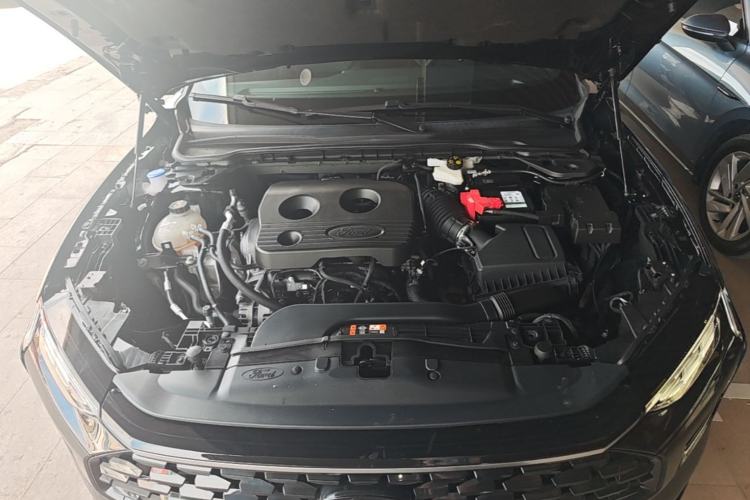 Used Ford Mondeo 2023 EcoBoost 180 Comfort Model Engine Bay