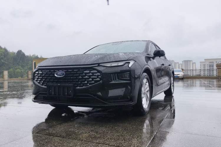 Used Ford Mondeo 2023 EcoBoost 180 Comfort Model Exterior 10