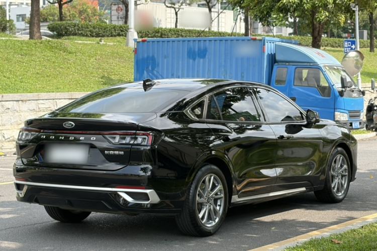 Used Ford Mondeo 2023 EcoBoost 180 Luxury Model Exterior 4