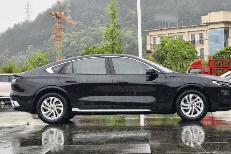 Used Ford Mondeo 2023 EcoBoost 180 Comfort Model Exterior 5