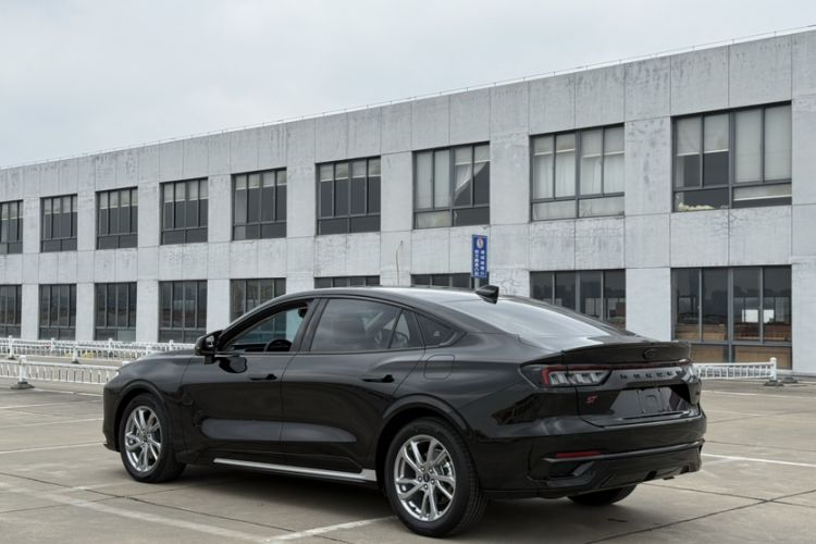Used Ford Mondeo 2023 EcoBoost 245 Luxury Model Exterior 5