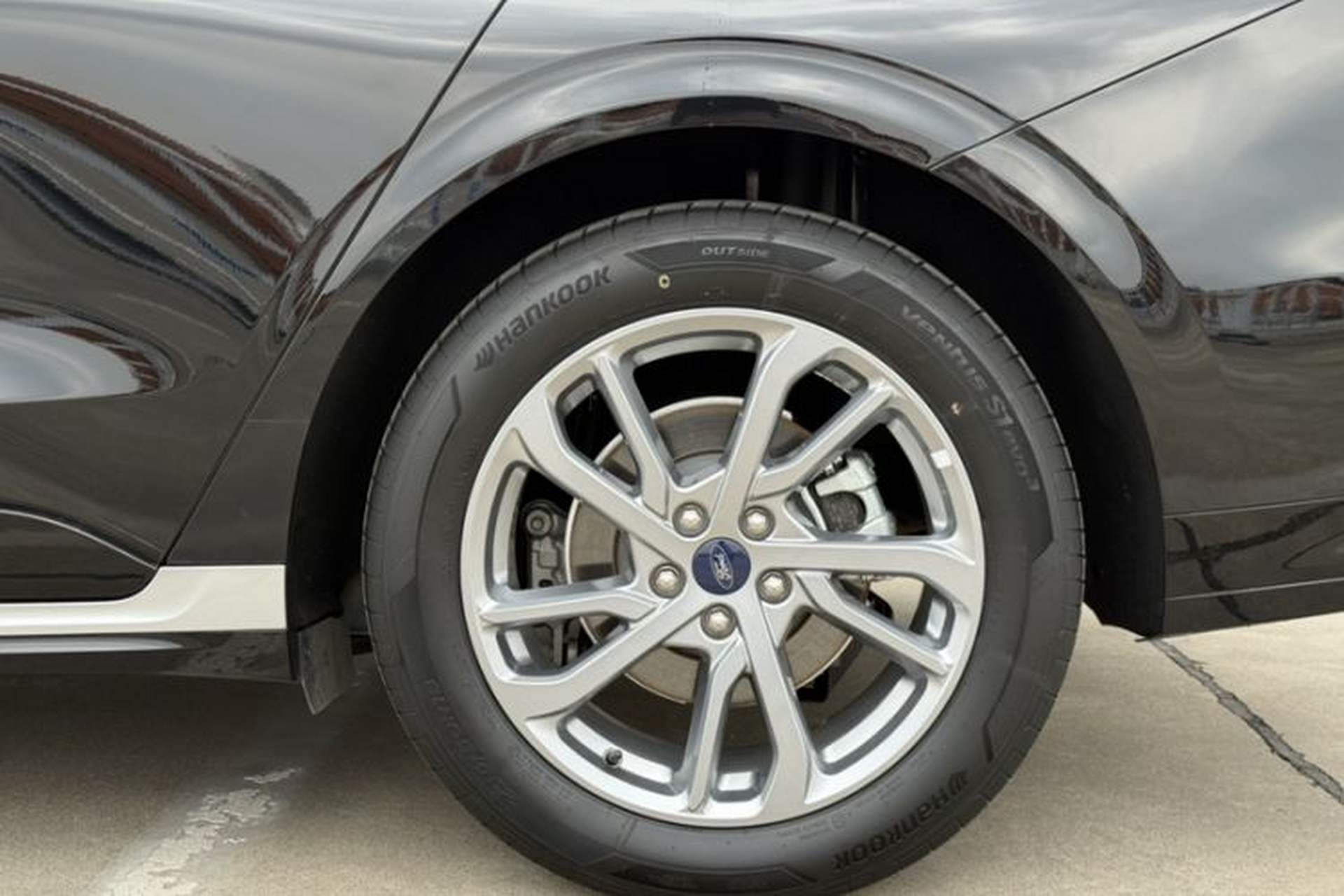 Used Ford Mondeo 2023 EcoBoost 245 Luxury Model Exterior 8