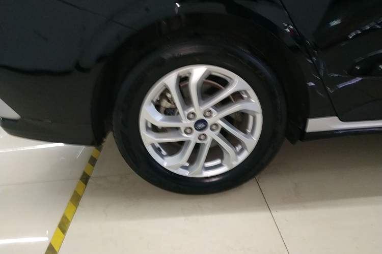 Used Ford Mondeo 2023 EcoBoost 180 Comfort Model Exterior 8