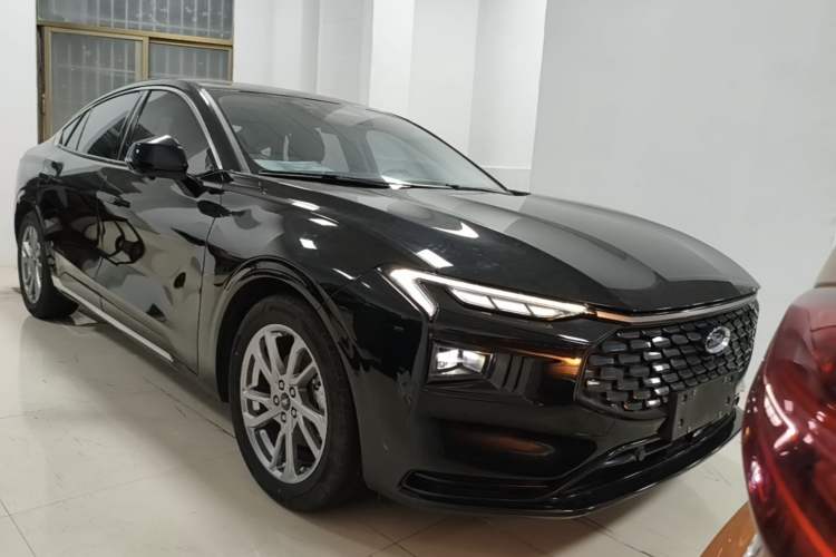 Used Ford Mondeo 2023 EcoBoost 180 Luxury Model Front Right 45 Deg