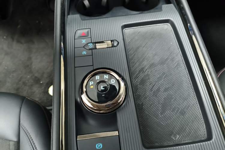 Used Ford Mondeo 2023 EcoBoost 180 Luxury Model Gear Lever