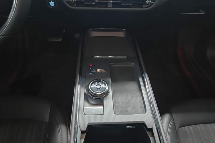 Used Ford Mondeo 2023 EcoBoost 180 Comfort Model Gear Lever