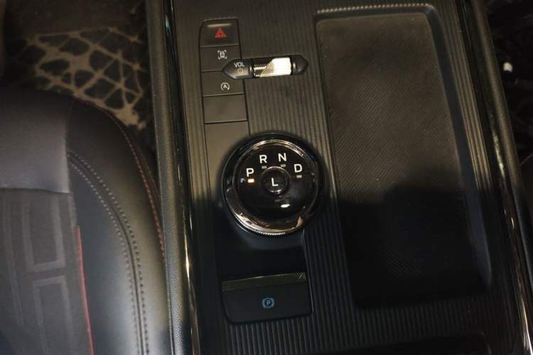Used Ford Mondeo 2023 EcoBoost 180 Luxury Model Gear Lever
