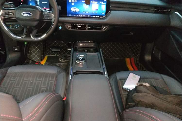 Used Ford Mondeo 2023 EcoBoost 180 Comfort Model Gear Lever