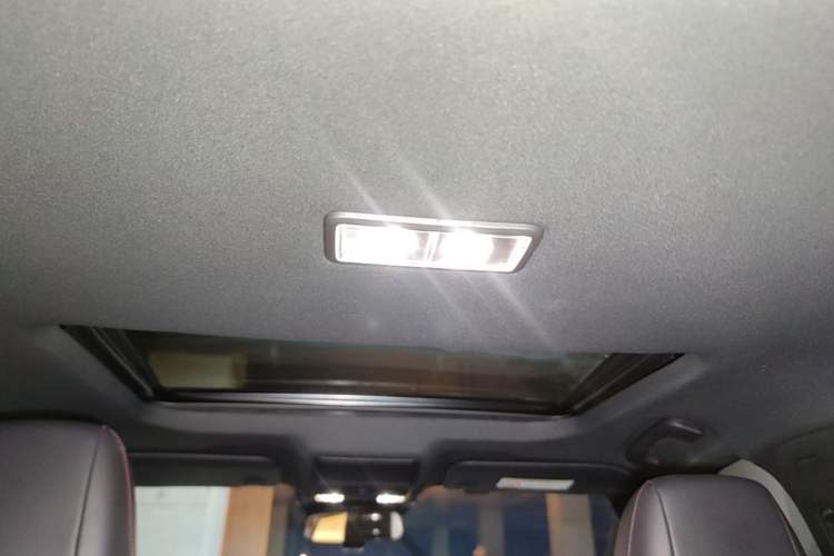 Used Ford Mondeo 2023 EcoBoost 180 Comfort Model Headliner