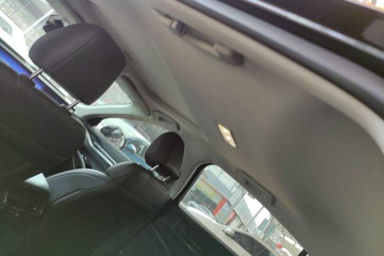 Used Ford Mondeo 2023 EcoBoost 245 Luxury Model Headliner