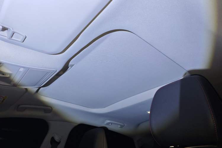 Used Ford Mondeo 2023 EcoBoost 180 Luxury Model Headliner