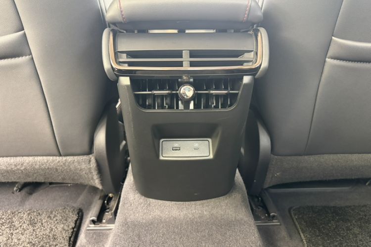 Used Ford Mondeo 2023 EcoBoost 180 Luxury Model Interior 1