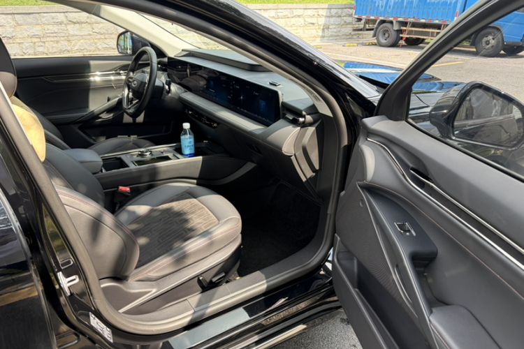 Used Ford Mondeo 2023 EcoBoost 180 Luxury Model Interior 2