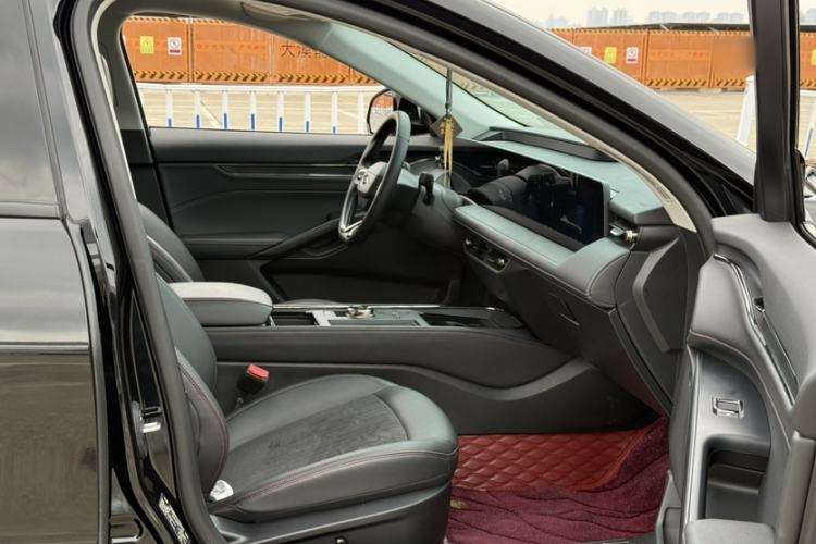 Used Ford Mondeo 2023 EcoBoost 245 Luxury Model Interior 4
