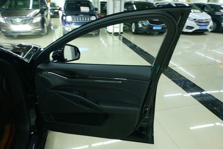 Used Ford Mondeo 2023 EcoBoost 180 Comfort Model Interior 5
