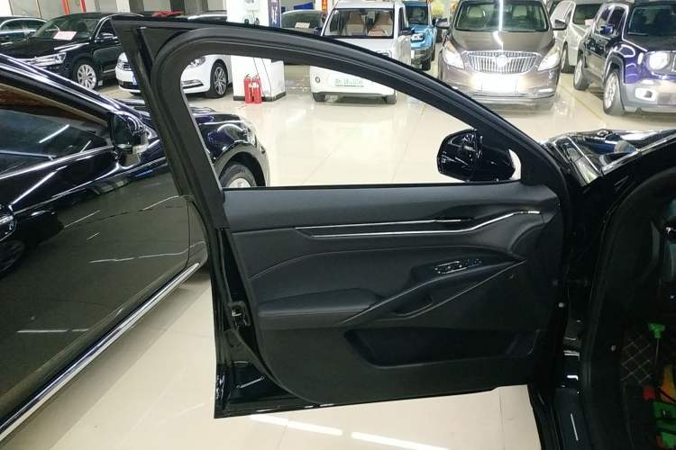 Used Ford Mondeo 2023 EcoBoost 180 Comfort Model Interior 7
