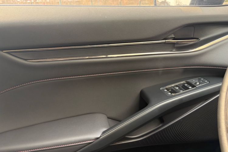 Used Ford Mondeo 2023 EcoBoost 245 Luxury Model Interior 8