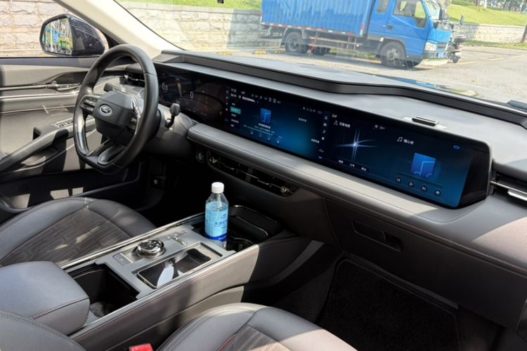 Used Ford Mondeo 2023 EcoBoost 180 Luxury Model Interior 8