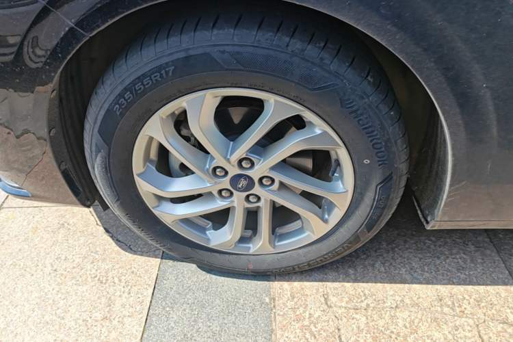 Used Ford Mondeo 2023 EcoBoost 180 Comfort Model Left Front Wheel Hub