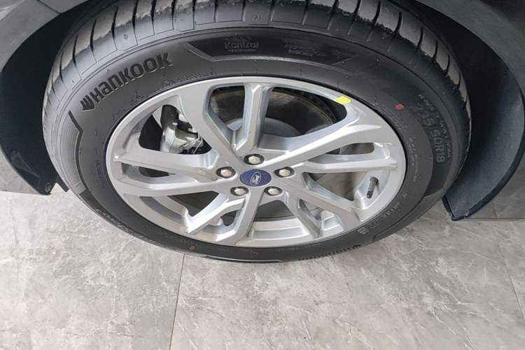 Used Ford Mondeo 2023 EcoBoost 180 Luxury Model Left Front Wheel Hub