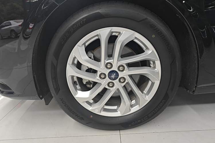 Used Ford Mondeo 2023 EcoBoost 180 Comfort Model Left Front Wheel Hub