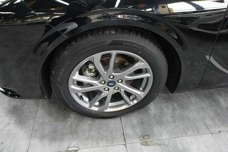 Used Ford Mondeo 2023 EcoBoost 180 Luxury Model Left Front Wheel Hub