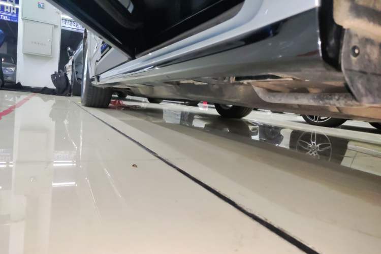Used Ford Mondeo 2023 EcoBoost 180 Comfort Model Left Side Sill