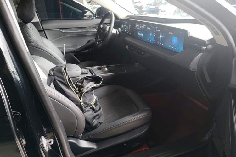 Used Ford Mondeo 2023 EcoBoost 180 Luxury Model Right Front Seat