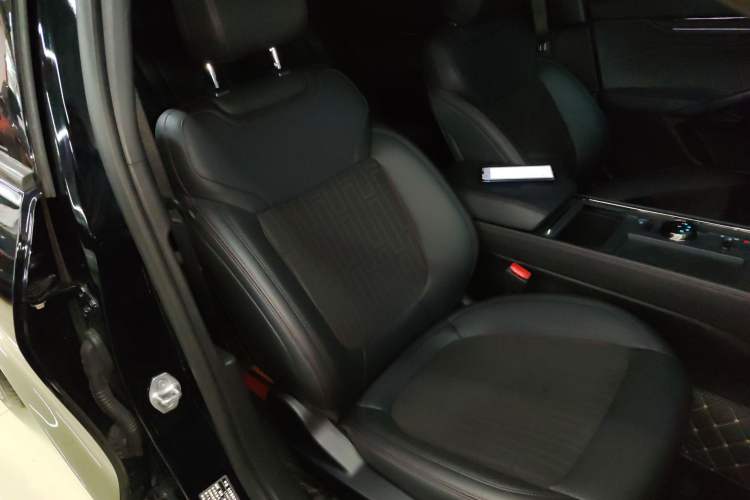 Used Ford Mondeo 2023 EcoBoost 180 Comfort Model Right Front Seat