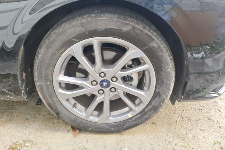 Used Ford Mondeo 2023 EcoBoost 245 Luxury Model Right Front Wheel Hub