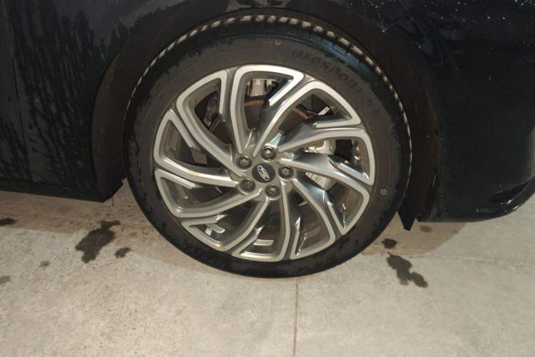 Used Ford Mondeo 2023 EcoBoost 245 Luxury Model Right Front Wheel Hub