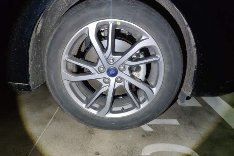 Used Ford Mondeo 2023 EcoBoost 180 Luxury Model Right Front Wheel Hub