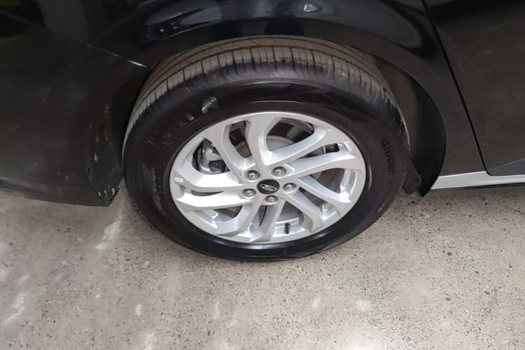 Used Ford Mondeo 2023 EcoBoost 180 Comfort Model Right Rear Wheel Hub
