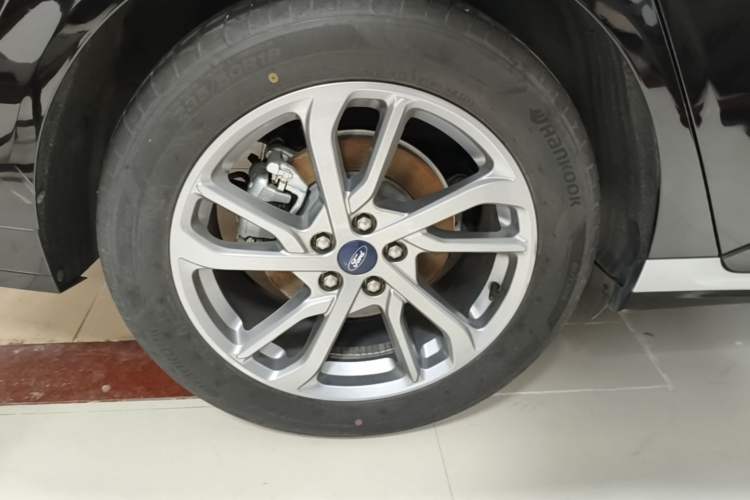 Used Ford Mondeo 2023 EcoBoost 180 Luxury Model Right Rear Wheel Hub