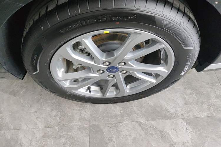 Used Ford Mondeo 2023 EcoBoost 180 Luxury Model Right Rear Wheel Hub