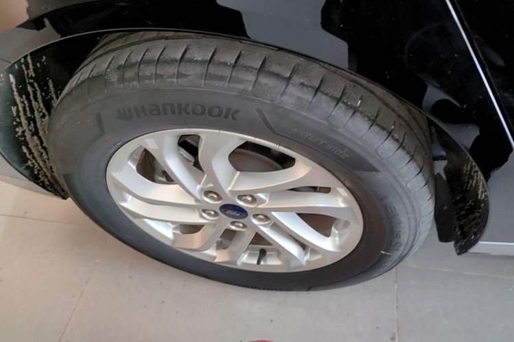 Used Ford Mondeo 2023 EcoBoost 180 Comfort Model Right Rear Wheel Hub