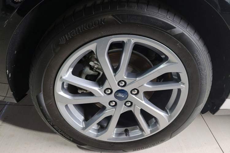 Used Ford Mondeo 2023 EcoBoost 180 Luxury Model Right Rear Wheel Hub