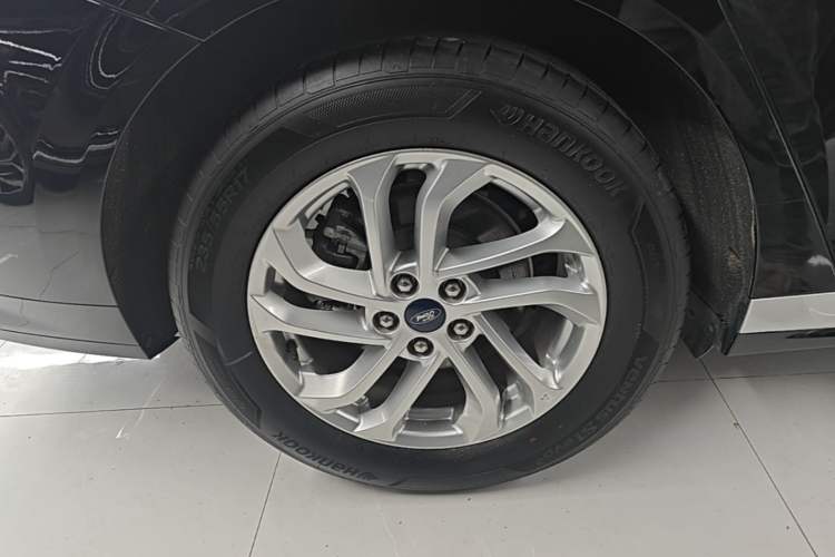 Used Ford Mondeo 2023 EcoBoost 180 Comfort Model Right Rear Wheel Hub