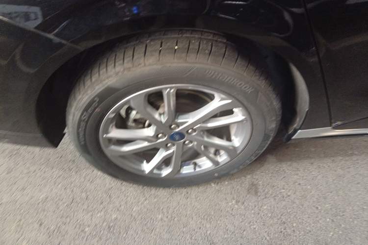 Used Ford Mondeo 2023 EcoBoost 245 Luxury Model Right Rear Wheel Hub