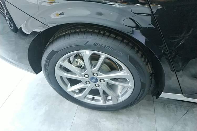 Used Ford Mondeo 2023 EcoBoost 180 Luxury Model Right Rear Wheel Hub