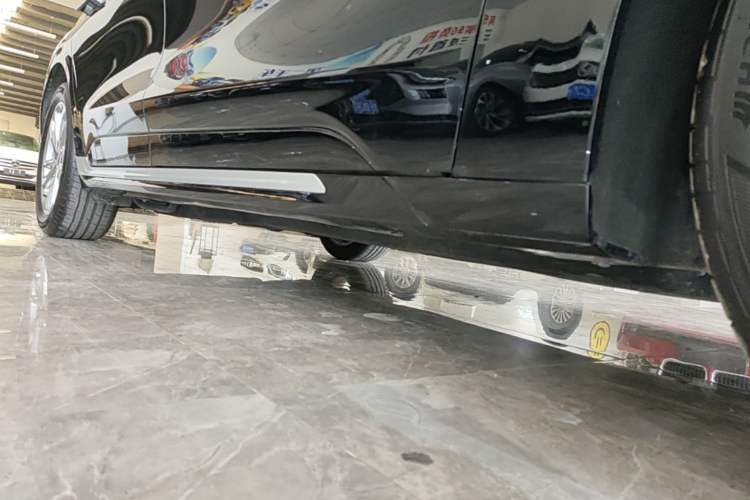 Used Ford Mondeo 2023 EcoBoost 180 Luxury Model Right Side Sill