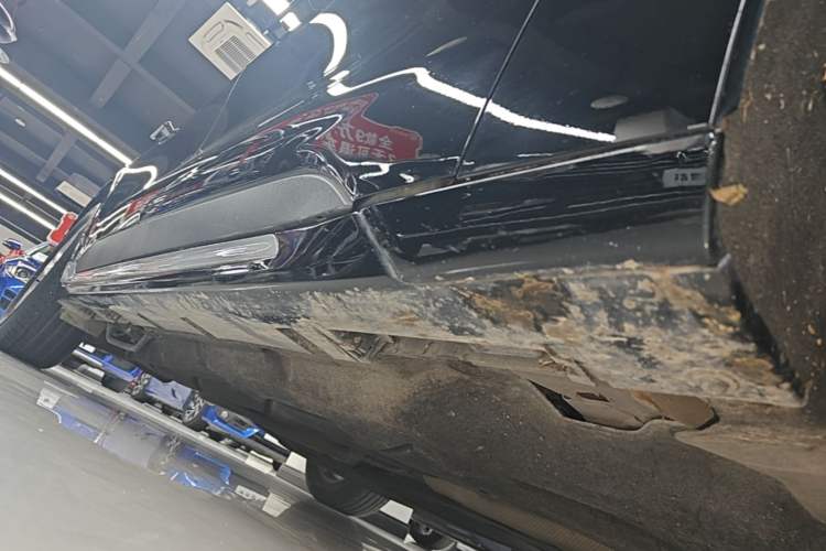 Used Ford Mondeo 2023 EcoBoost 180 Comfort Model Right Side Sill